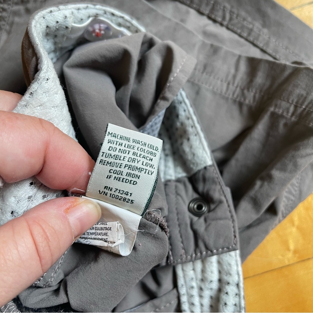 L.L. Bean mid-rise trail shorts in size 10 - Picture 5 of 6